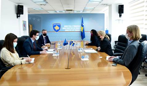 Vendimi i qeverise ne Kosove: Subvencione nese merrni 3 ose 5 mije euro kredi